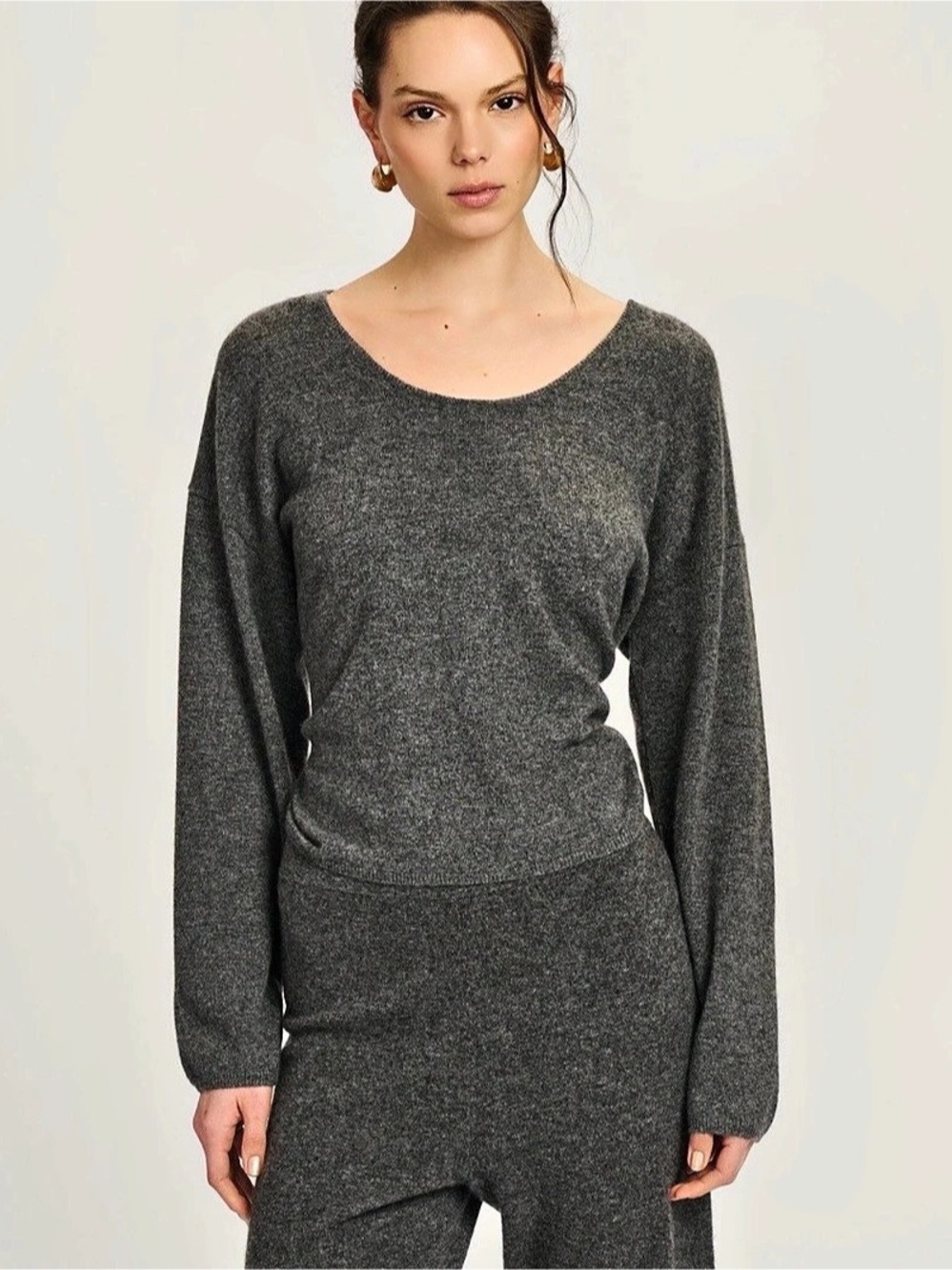 Naadam Signature Cashmere Scoop Neck Sweater granite lrg taking off posh 9/26!